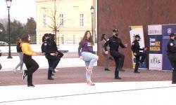 Policajci i plesači plesom poručili – stop nasilju nad ženama