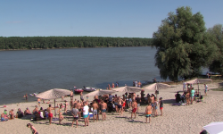 Daljska pješčana plaža ''Jama'' na Dunavu sve veća atrakcija