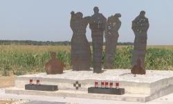 Spomenik žrtvama Ovčare kao sjećanje na duboki trag koji su ubijeni ostavili u hrvatskoj povijesti