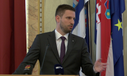 Gradonačelniku Osijeka važniji turbofolk od solarnih elektrana?!