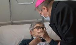 Nadbiskup Hranić posjetio bolesnike u osječkoj bolnici