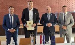Kroz projekt rekonstrukcije i dogradnje škola u Cerni dobiva nove učionice, dizalo, sportsko igralište…