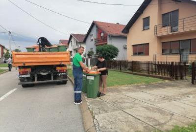 Do kraja mjeseca Vukovarcima 6300 spremnika za papirnati otpad