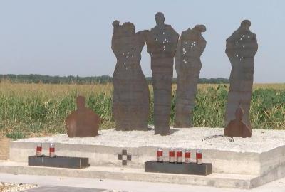 Spomenik žrtvama Ovčare kao sjećanje na duboki trag koji su ubijeni ostavili u hrvatskoj povijesti