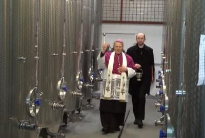 U nadbiskupskim vinogradima vino se proizvodi „kako Bog zapovijeda“