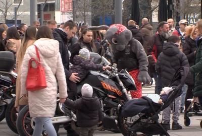Moto zeke u Osijeku razveselili mališane