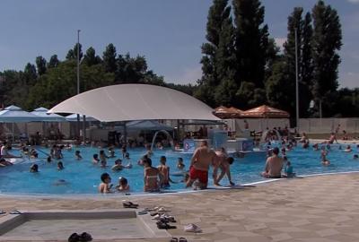 Osječani osvježenje potražili na bazenima i u Dravi