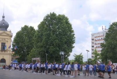 I vukovarski maturanti zaplesali Quadrillu za kraj srednjoškolskog obrazovanja