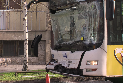 U sudaru dva autobusa GPP-a 23 ozlijeđene osobe, jedna teško!