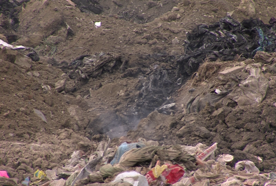 Gusti crni dim nad Osijekom, izbio požar na odlagalištu otpada Lončarica Velika