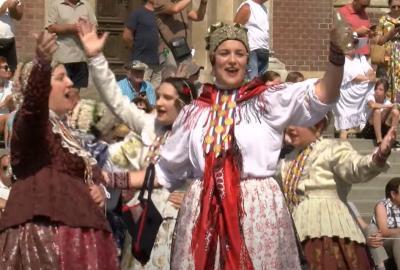 Tisuće folkloraša na svečanom mimohodu 59. Đakovačkih vezova