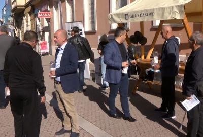 Nekom znak pažnje, nekom velika pomoć – DOMiNO u Đakovu dijelio lampione