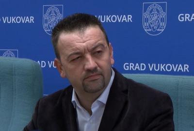 ''Cijenu Penavinog propalog megalomanskog projekta Ekonomske škole plaćaju građani Vukovara''