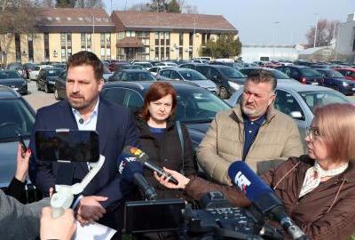 Grad Đakovo privremeno obustavio naplate parkinga