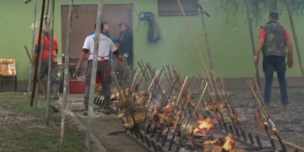 Odlična atmosfera i mnoštvo posjetitelja na Ribarskim danima u Kopačevu unatoč kiši