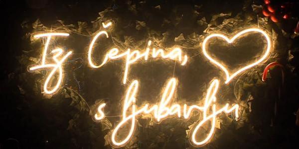 12. Božićni sajam donio tradiciju, druženje i blagdanski ugođaj