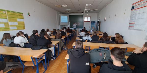Održani Dani otvorenih vrata Odjela za fiziku u Osijeku