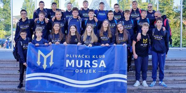 Plivači PK Mursa briljiraju! Osvojili čak 22 medalje u Sarajevu: Luka Čarapović prvi u apsolutnoj kategoriji i superfinalu