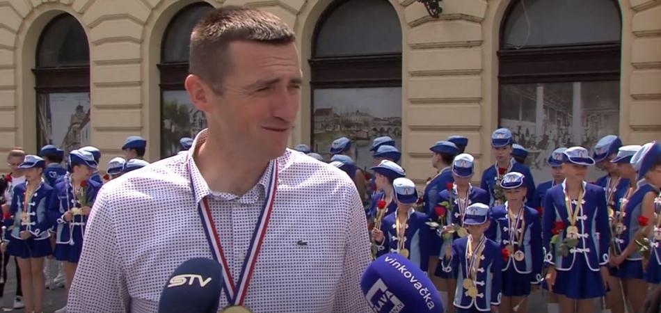 Komarci ne mogu ništa državnim prvakinjama - vukovarskim mažoretkinjama