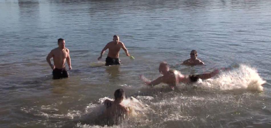 Božićni picigin i zimsko kupanje sve popularniji u Osijeku
