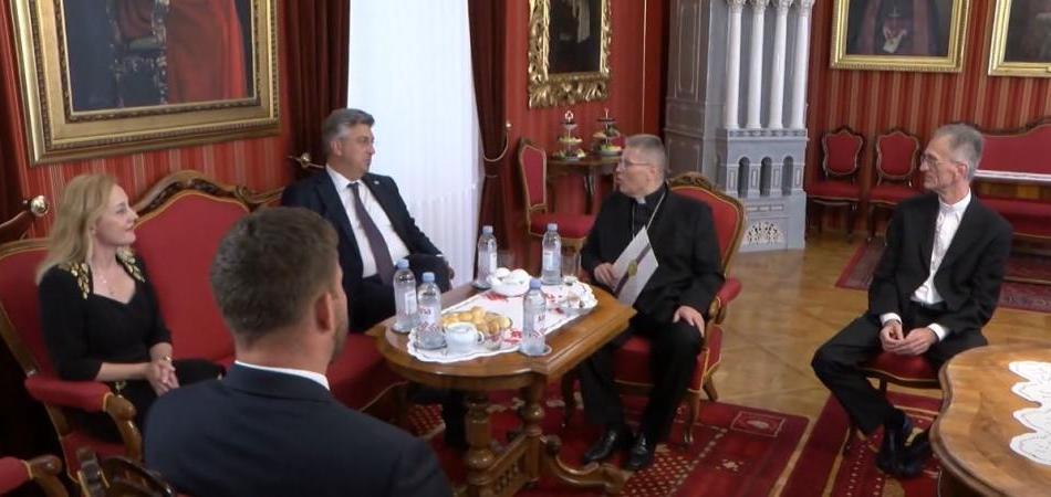 Obnova katedrala glavna tema sastanka premijera i nadbiskupa Hranića