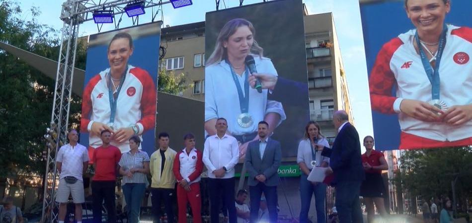 Osječki olimpijci svečano dočekani na Trgu slobode