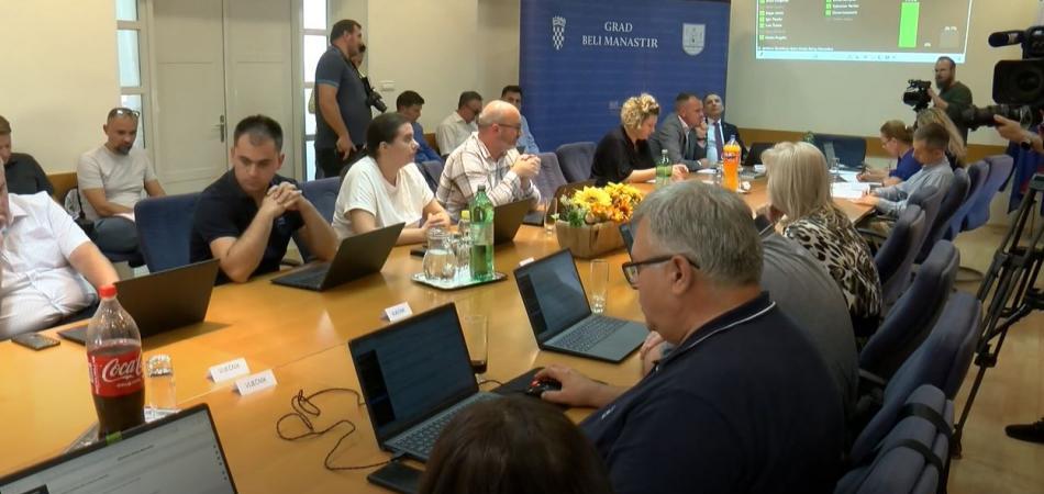 Gradonačelnik Belog Manastira odustao od povećanja plaće