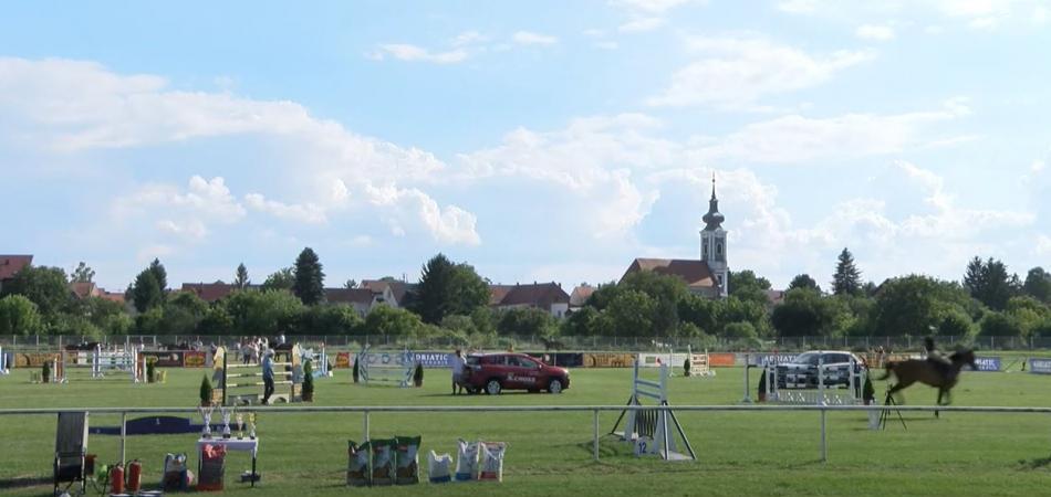 Unatoč vrhunskoj travi Hipodrom Pampas vapi za obnovom