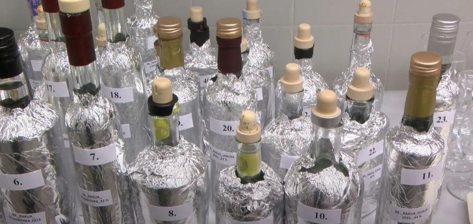 Na 20. Ocjenjivanju kvalitete rakija i ostalih alkoholnih pića i uzorci votke te citrusi