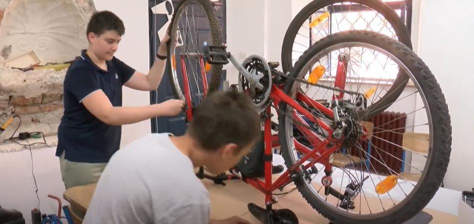 Mali majstori i umjetnici uživaju na 23. Ljetu u Domu tehnike