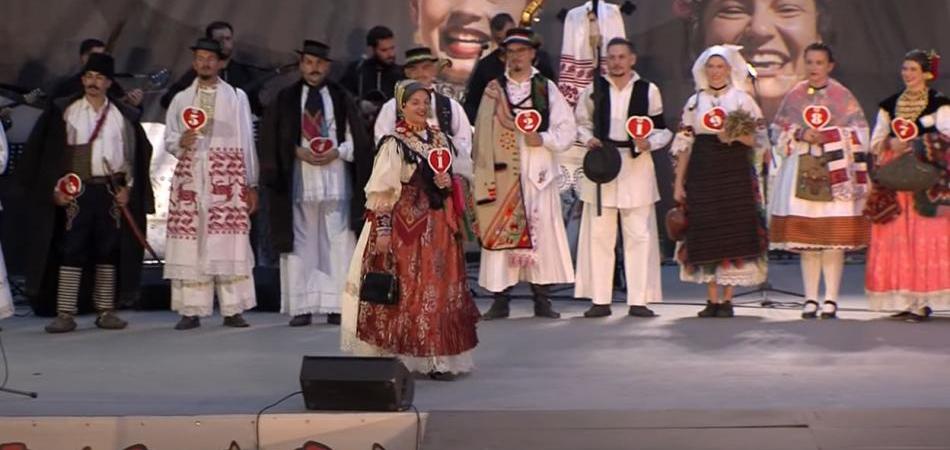 Izborom za najbolje nošeno narodno ruho zatvoreni 59. Đakovački vezovi