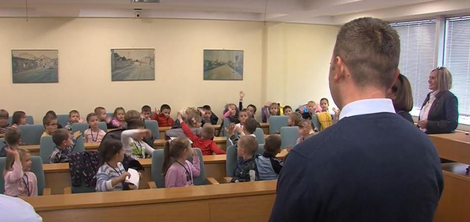 U Vukovaru žele Zoološki, a u vrtiću novi pješčanik