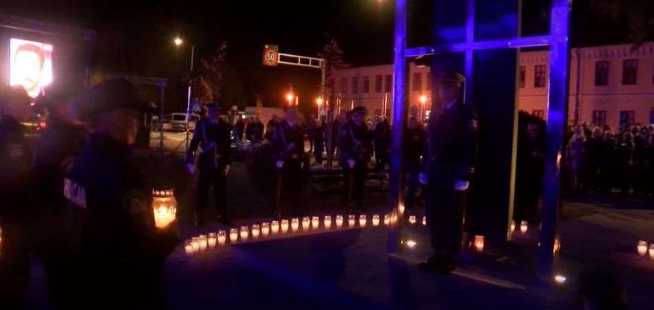Zapaljeno 97 svijeća za 97 policajaca koji su poginuli u obrani grada