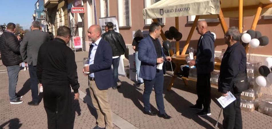 Nekom znak pažnje, nekom velika pomoć – DOMiNO u Đakovu dijelio lampione