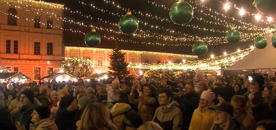 Tisuće lampica i bogat program privukli brojne posjetitelje