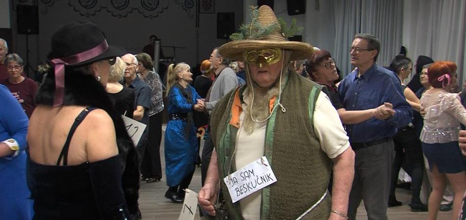 Osječki umirovljenici pokazali kako se znaju zabavljati i pod maskama