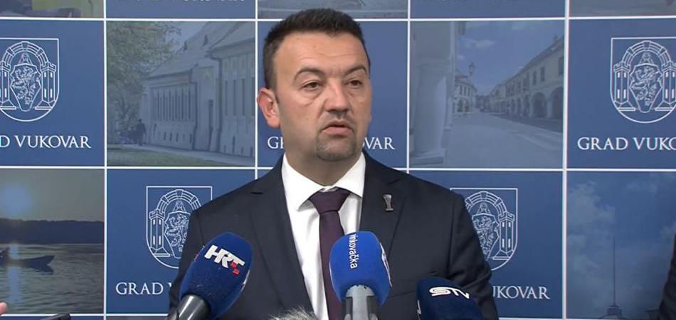 ''Zbog Penavinog propalog projekta zakočeni projekti i investicije i ukinute uskrsnice''