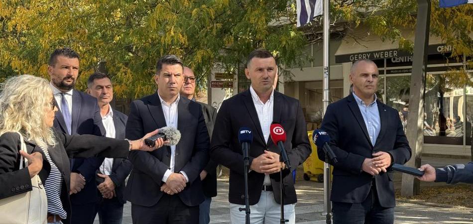 ''SOA nije napravila ništa - neka Plenković i Vlada izvole vratiti otpad tamo odakle je došao''