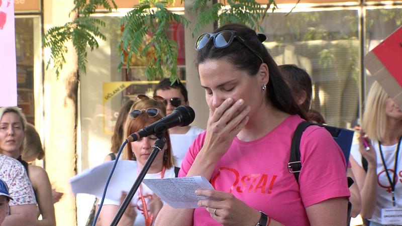 Potresne priče Osječanki na prosvjedu potpore Mireli Čavajdi