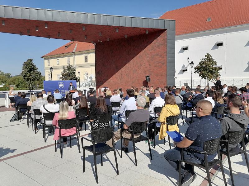 3246 tvrtki djeluje u Osijeku - po neto dobiti treći u Hrvatskoj