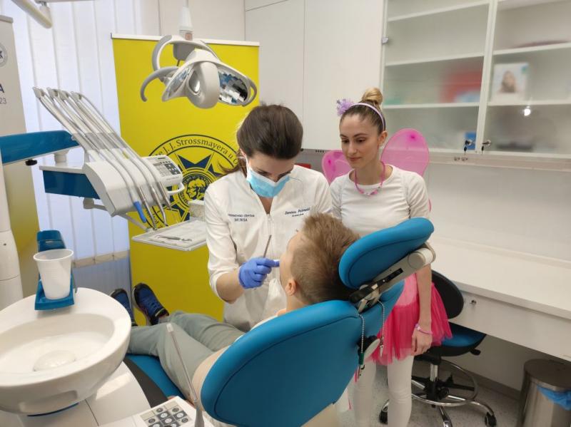 Subotnja špica preselila na osječki Dentalni fakultet – građani dobili besplatan pregled zubi