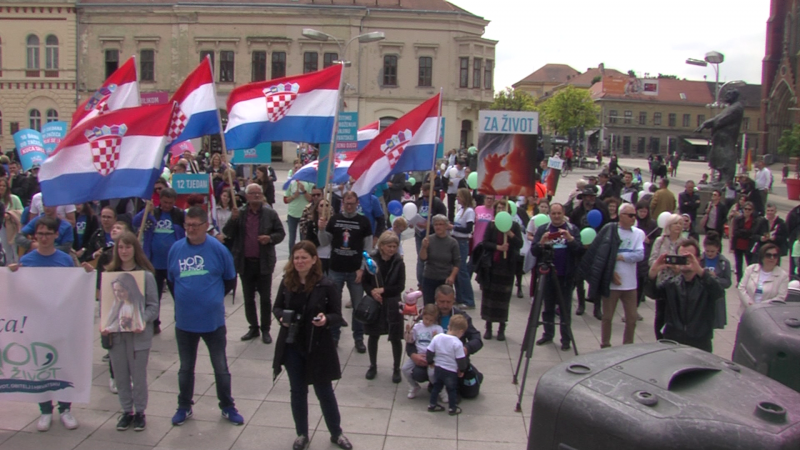 Hod za život u Osijeku za zaštitu nerođene djece