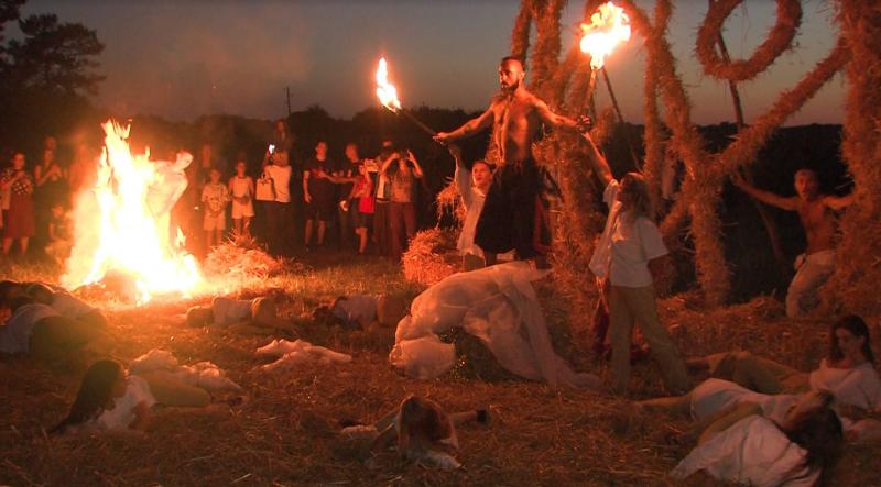 Vatrenim performansom završio 17. Slama Land Art Festival