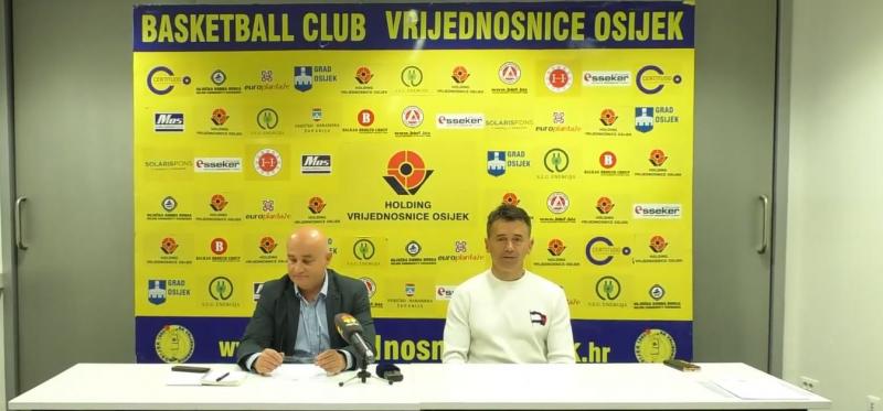Glavni sponzor i vlasnik kluba raspustio cijelu prvu momčad i stručni stožer