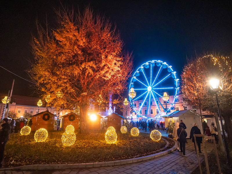 Javni poziv za davanje u zakup sajamskih kućica - Advent 2023.